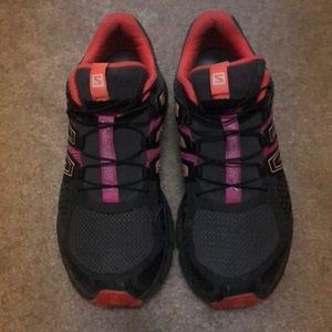 Women’s size 9.5 Salomons